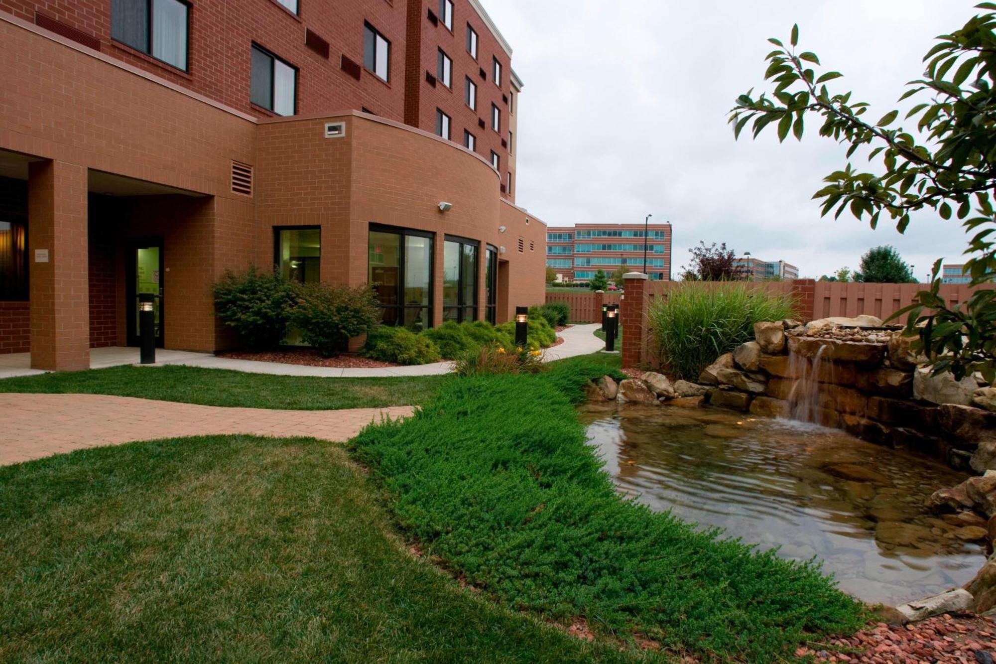 Courtyard Cincinnati North At Union Centre West Chester Exterior foto